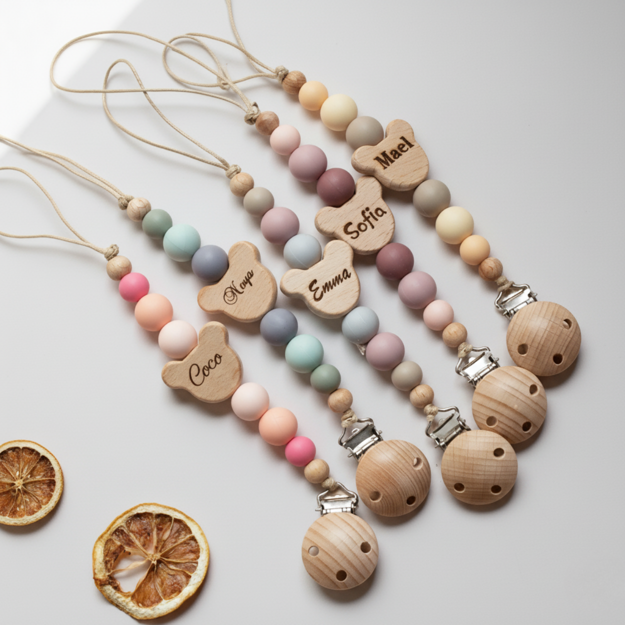 Attache-tétine personnalisable en bois et silicone